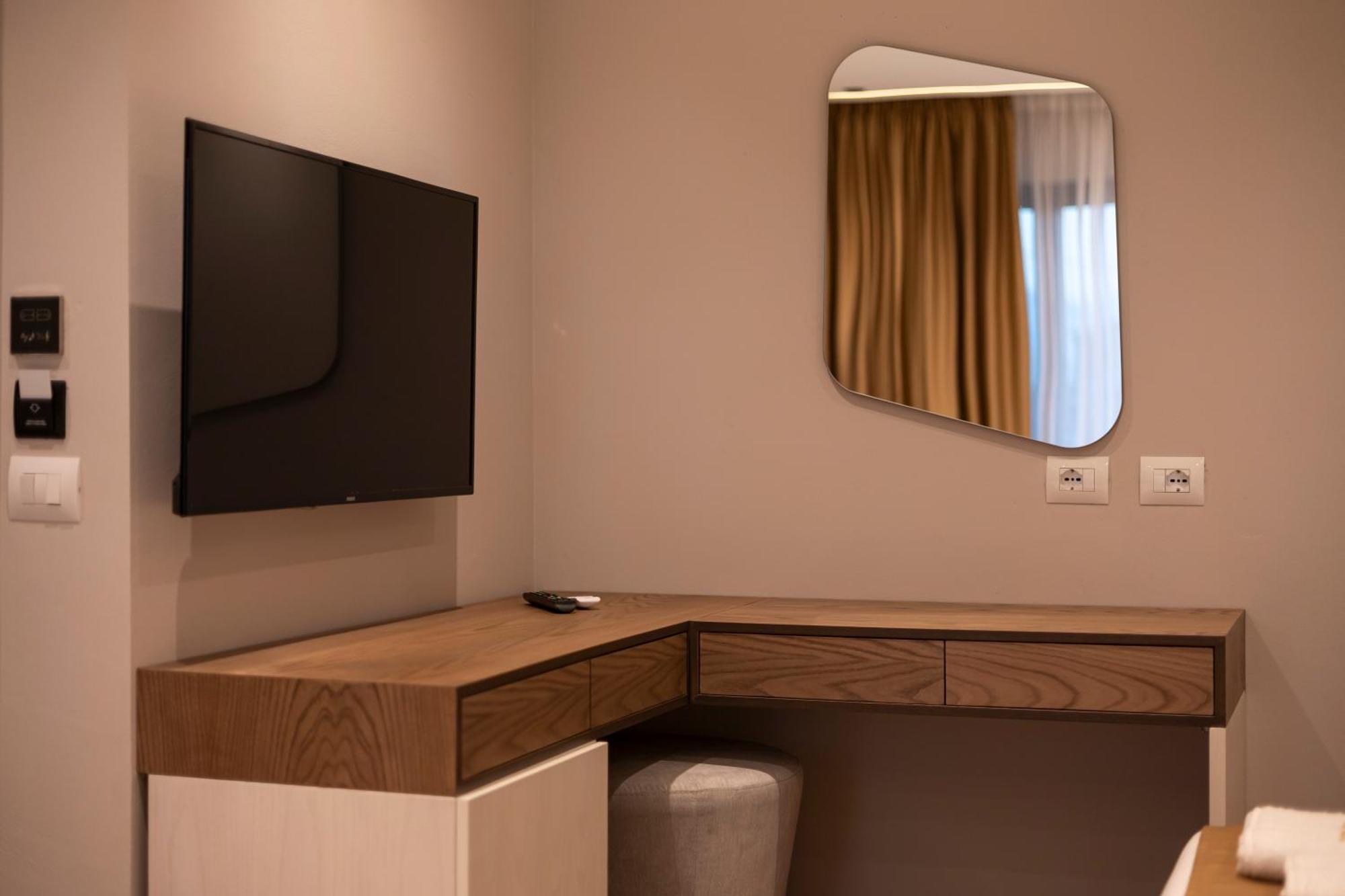 Diol Hotel Εξαμίλιο Εξωτερικό φωτογραφία